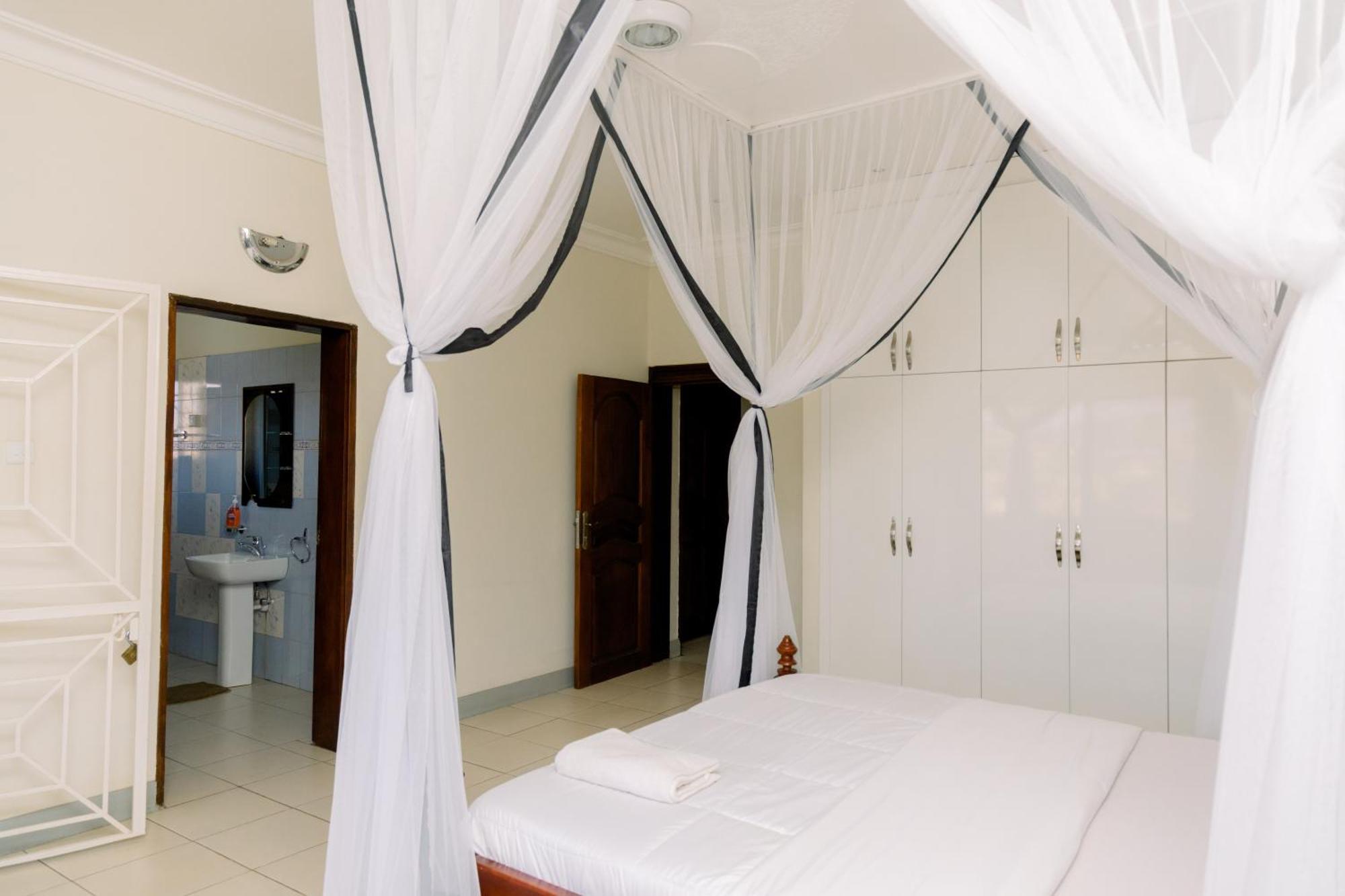 Luxury Acacia Villa With Kampala'S Best View الغرفة الصورة